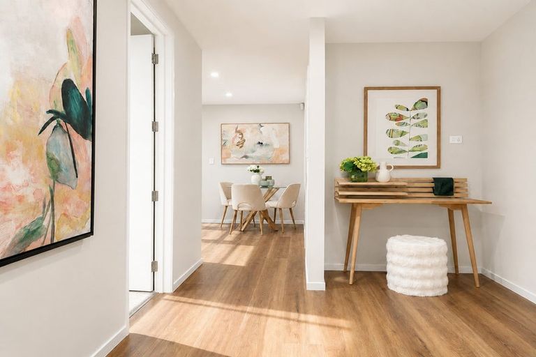 Photo of property in 25 Kumukumu Road, Long Bay, Auckland, 0630