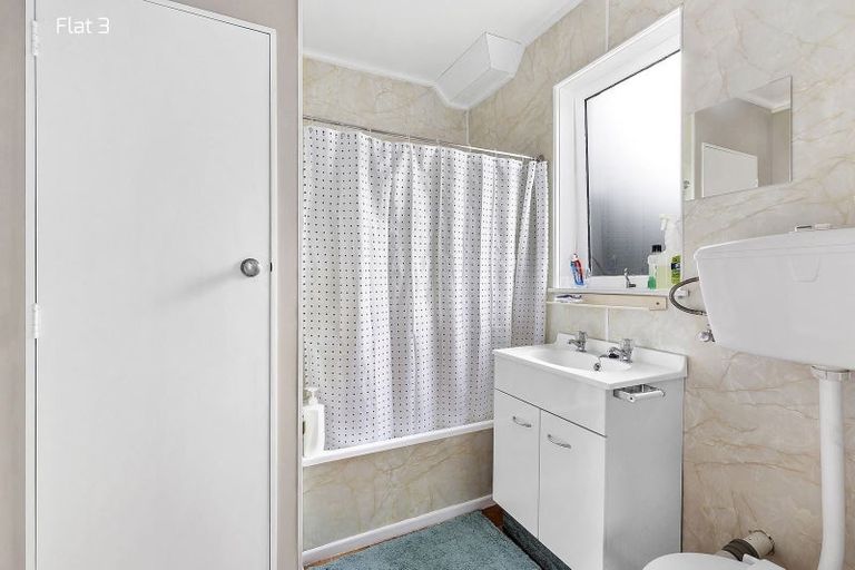 Photo of property in 5 Coates Street, Tawa, Wellington, 5028