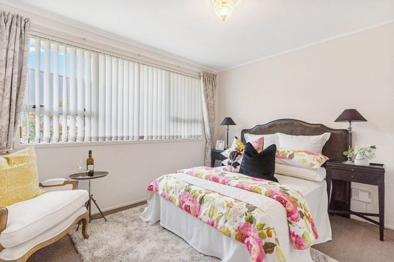 Photo of property in 110 Clovelly Road, Bucklands Beach, Auckland, 2012