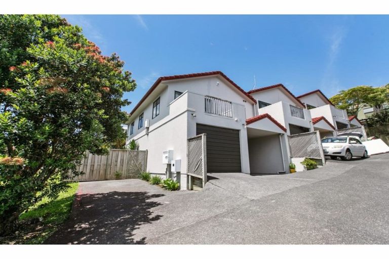 Photo of property in 9/42 Fields Parade, Oteha, Auckland, 0632