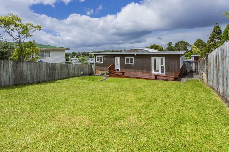 Photo of property in 10 Woodcote Drive, Glenfield, Auckland, 0629