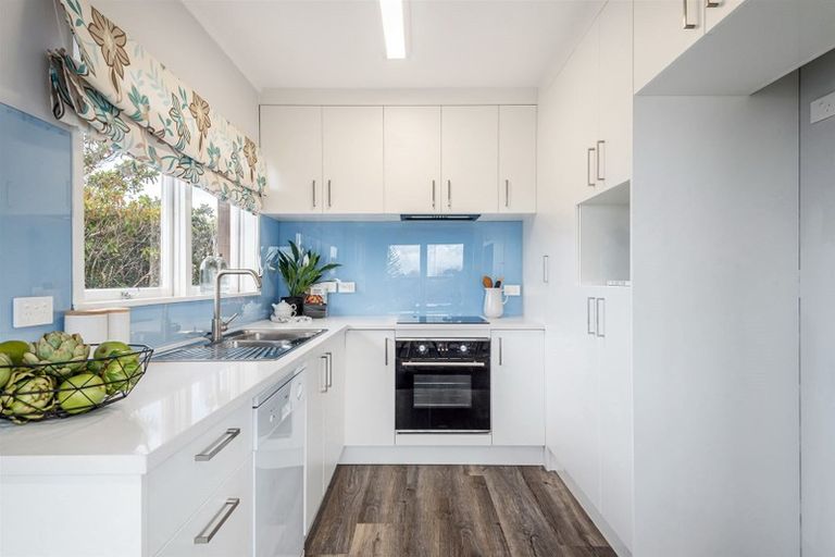 Photo of property in 3/5 Gordon Avenue, Forrest Hill, Auckland, 0620