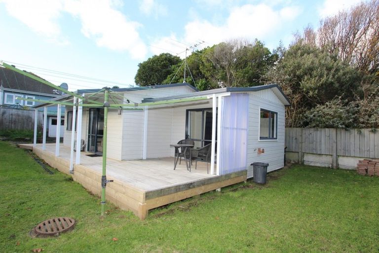 Photo of property in 6a North Street, Tawa, Wellington, 5028