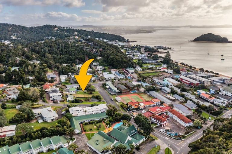 Photo of property in 16 Macmurray Road, Paihia, 0200