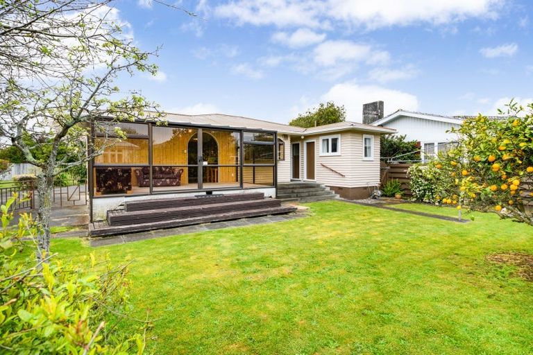 Photo of property in 12 Edwards Place, Terrace End, Palmerston North, 4410