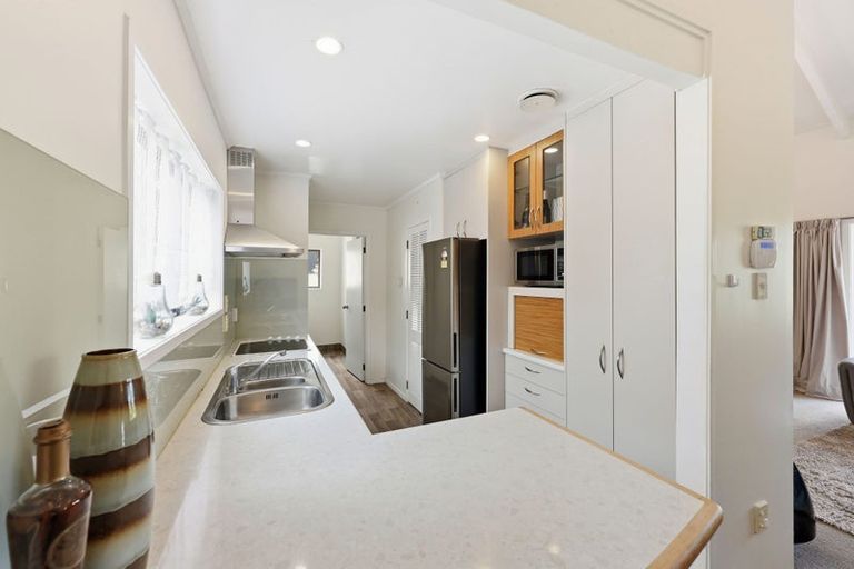 Photo of property in 2/30 Curacao Place, Half Moon Bay, Auckland, 2012