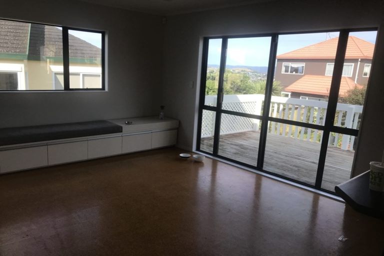 Photo of property in 4 Bathgate Street, Johnsonville, Wellington, 6037