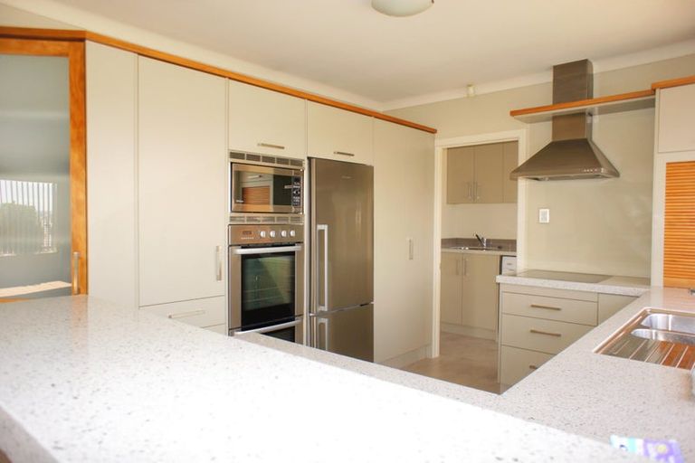 Photo of property in 1 Lewis Road, Pakuranga, Auckland, 2010