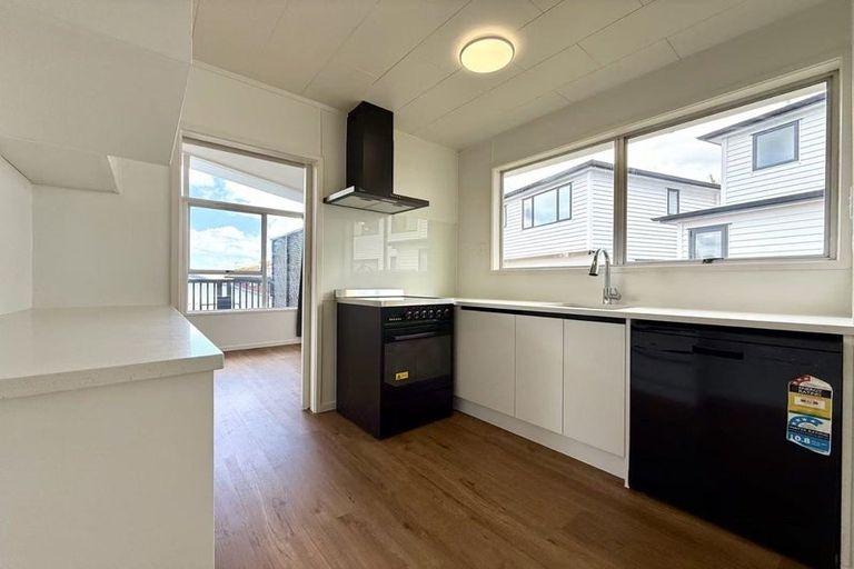 Photo of property in 23 Bellringer Road, Massey, Auckland, 0614