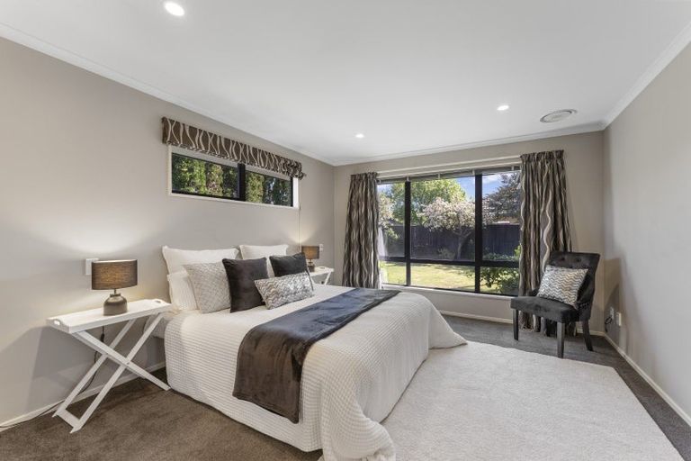 Photo of property in 16 Bottle Lake Drive, Parklands, Christchurch, 8083