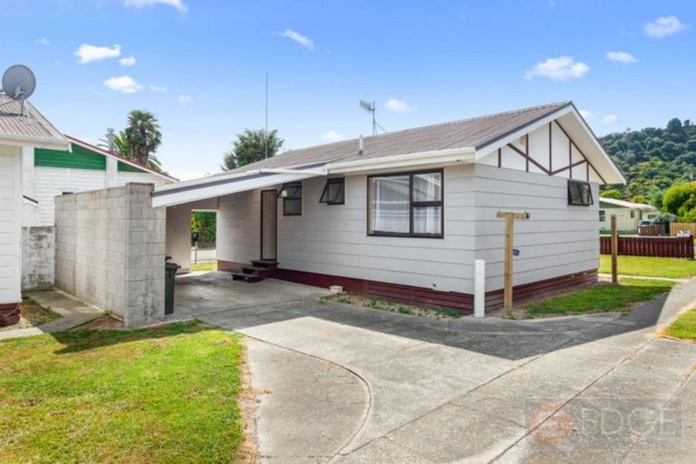 Photo of property in 30 Douglas Street, Grasmere, Invercargill, 9810