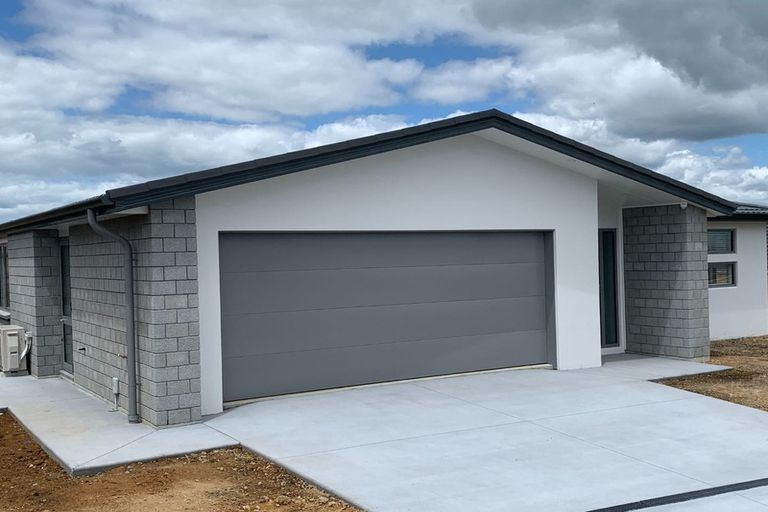 Photo of property in 12 Ridge Drive, Omokoroa, 3114