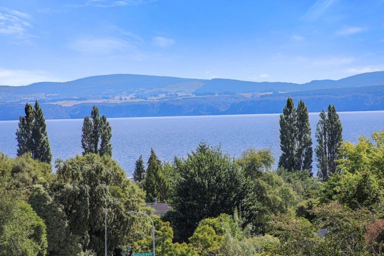 Photo of property in 1 Locheagles Rise, Kinloch, Taupo, 3377