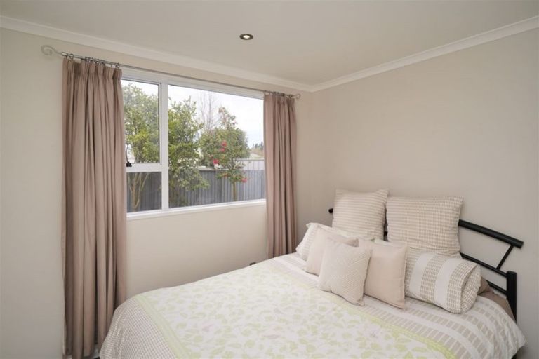 Photo of property in 66 Main North Road, Woodend, 7610