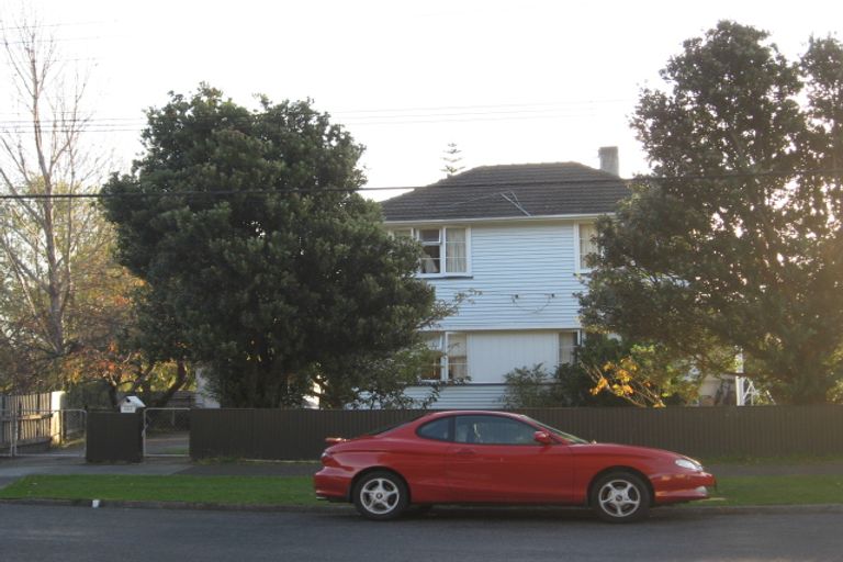 Photo of property in 203 Waddington Drive, Naenae, Lower Hutt, 5011