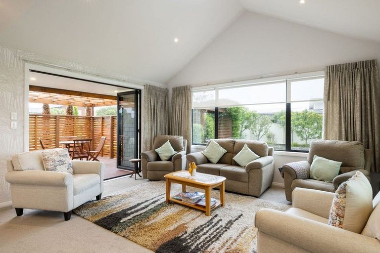 Photo of property in 2 Kotare Grove, Cambridge, 3434