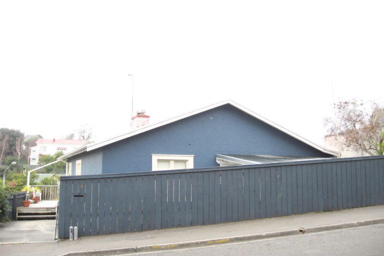 Photo of property in 4 Napier Terrace, Hospital Hill, Napier, 4110