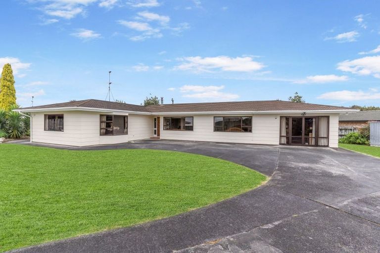 Photo of property in 591 Great South Road, Rosehill, Papakura, 2113