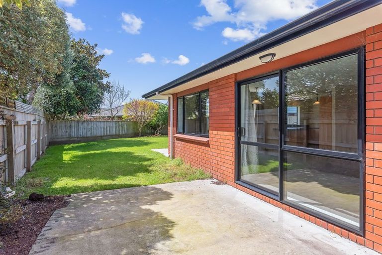 Photo of property in 8 Georgia Grove, Paraparaumu, 5032