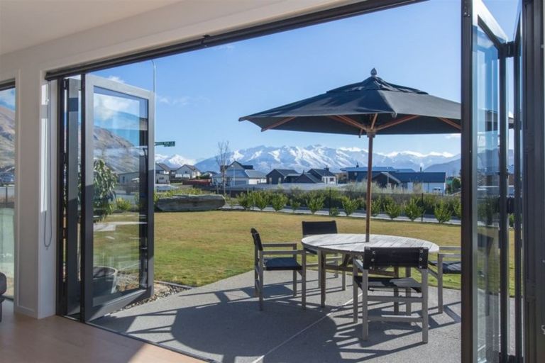 Photo of property in 32 Niger Street, Wanaka, 9305