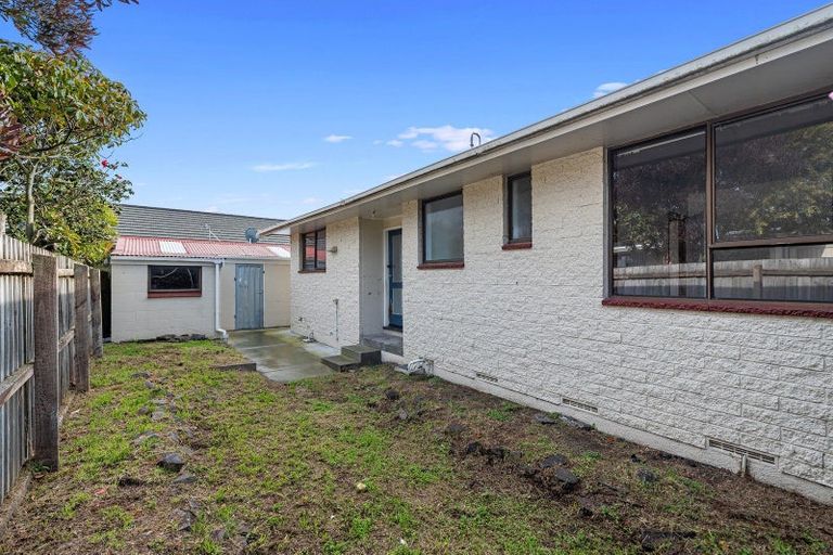 Photo of property in 1b Tamarisk Place, Parklands, Christchurch, 8083