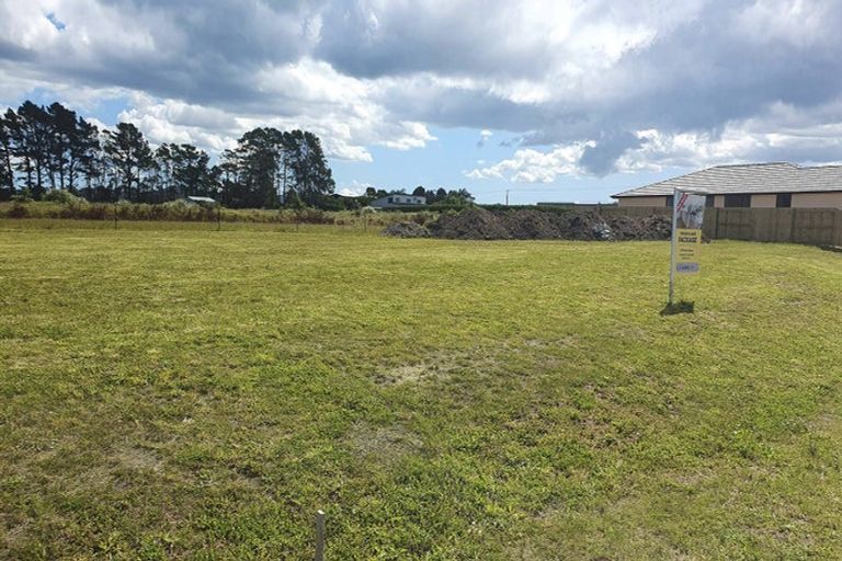 Photo of property in 47 Te Taniwha Road, One Tree Point, 0118