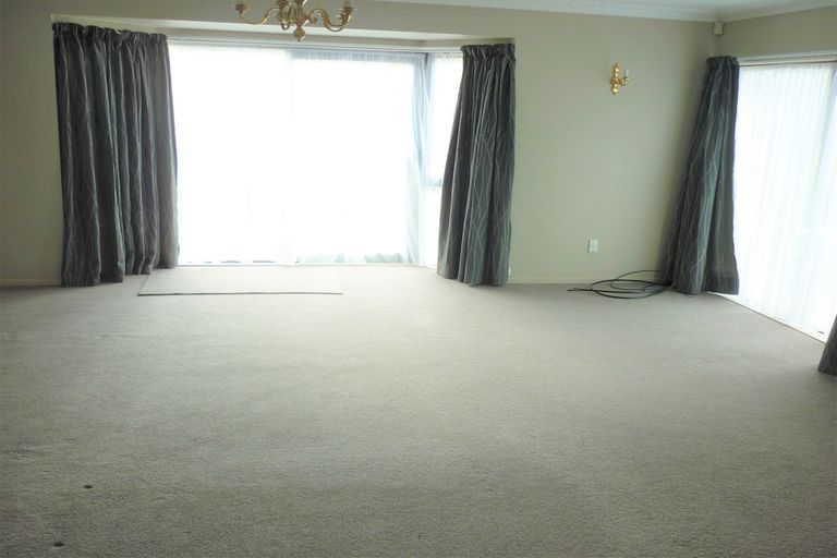 Photo of property in 17 Palomino Drive, Henderson, Auckland, 0612