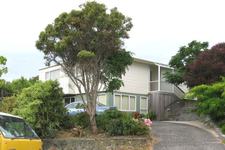 Photo of property in 13 Lyford Crescent, Sunnynook, Auckland, 0620