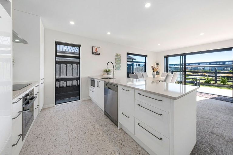 Photo of property in 37 Upham Lane, Rolleston, 7615