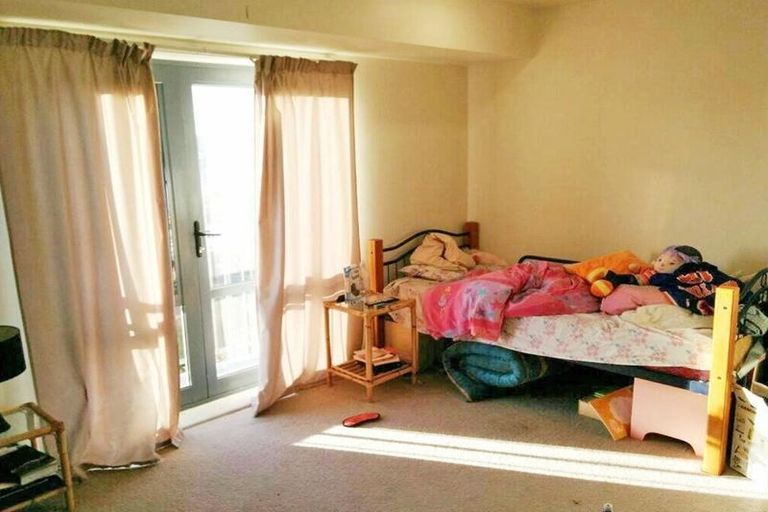 Photo of property in 10d Crown Lynn Place, New Lynn, Auckland, 0600