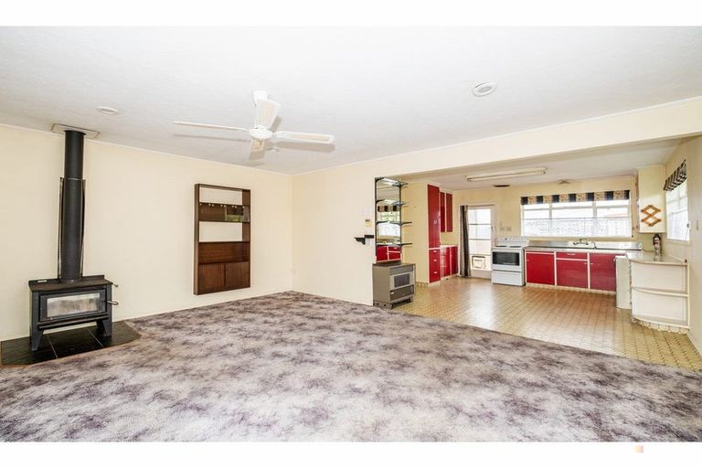 Photo of property in 1 Regent Street, Waimate, 7924