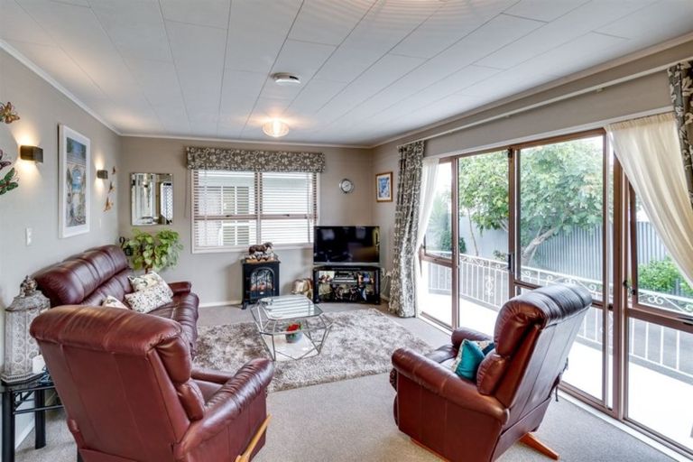 Photo of property in 2/89 Riverbend Road, Onekawa, Napier, 4110