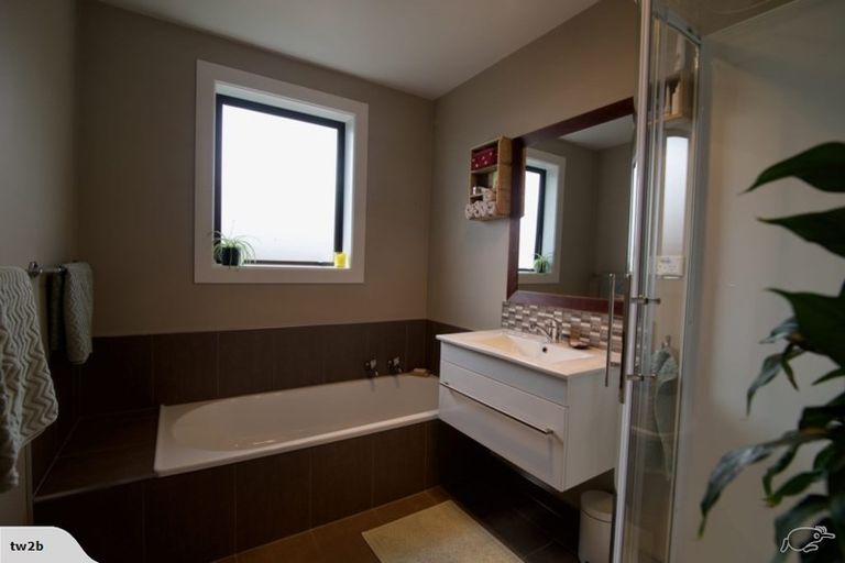 Photo of property in 30 Laing Crescent, Heathcote Valley, Christchurch, 8022