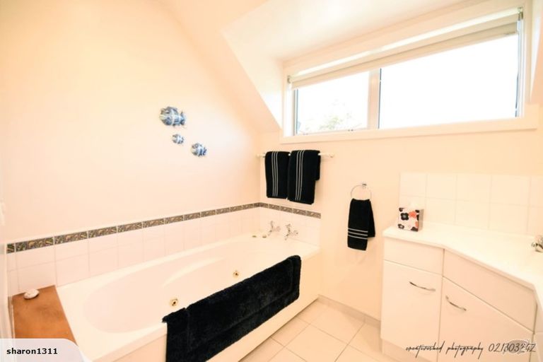 Photo of property in 12 Chevron Place, Ilam, Christchurch, 8041