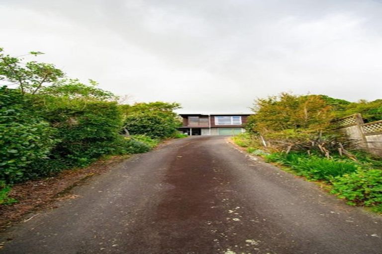 Photo of property in 6 Spicer Place, Tawa, Wellington, 5028