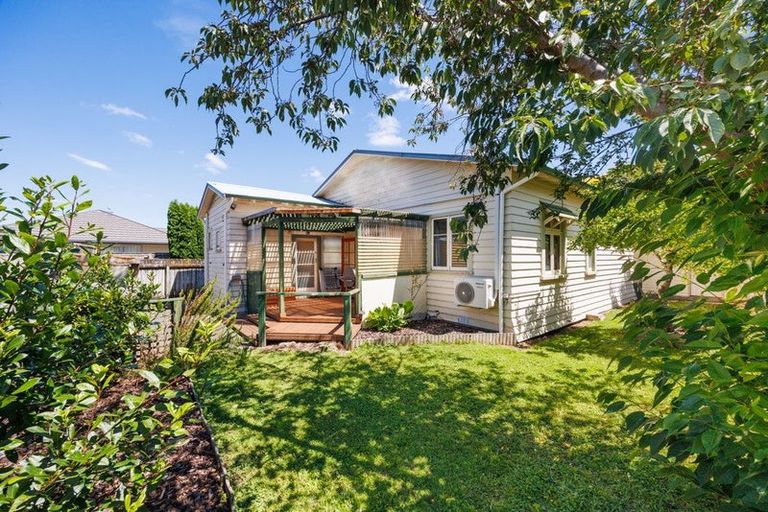 Photo of property in 24 Rainforth Street, Roslyn, Palmerston North, 4414