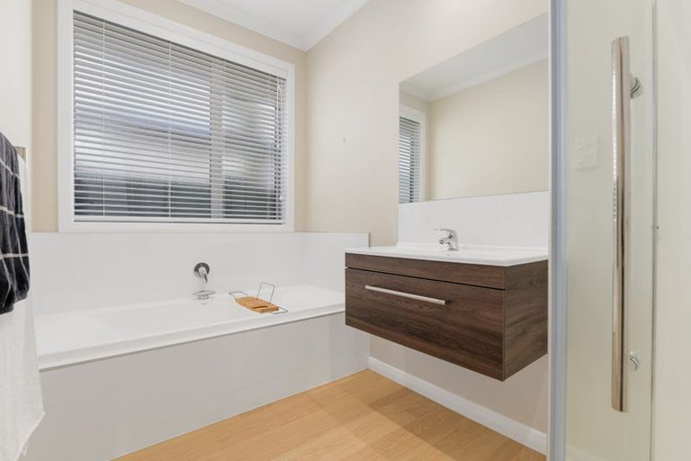 Photo of property in 64 Roy Hilton Drive, Flagstaff, Hamilton, 3210