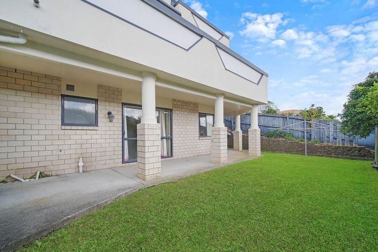 Photo of property in 25 The Enclave, Totara Heights, Auckland, 2105