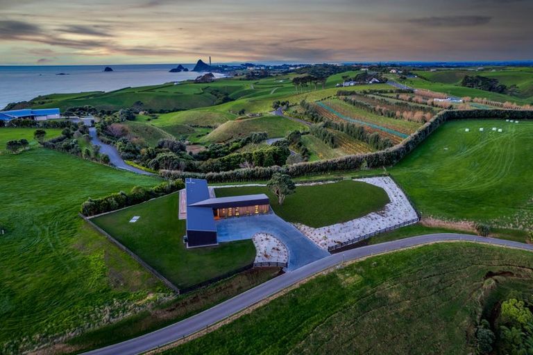 Photo of property in 29 Washer Road, Omata, New Plymouth, 4374