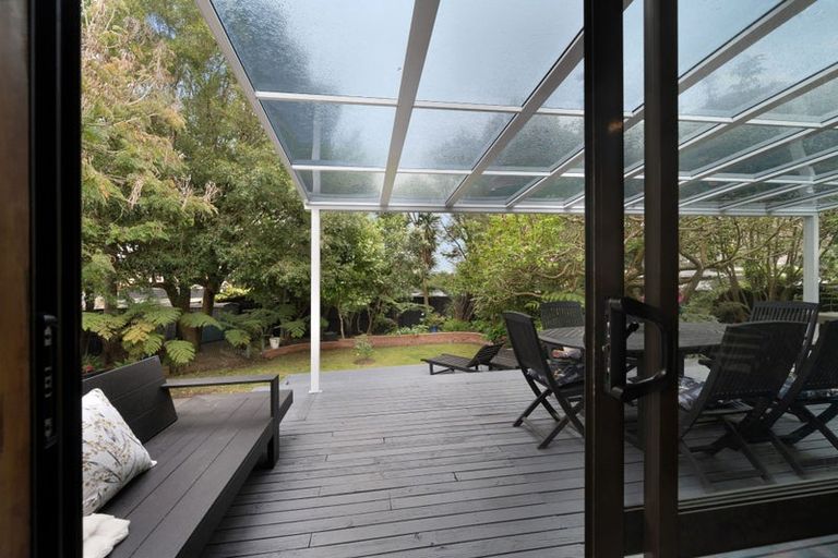 Photo of property in 2 Riserra Drive, Ranui, Auckland, 0612