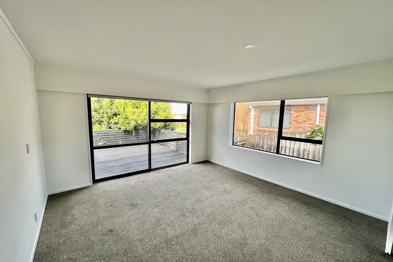 Photo of property in 31 Cumbrian Place, Conifer Grove, Takanini, 2112