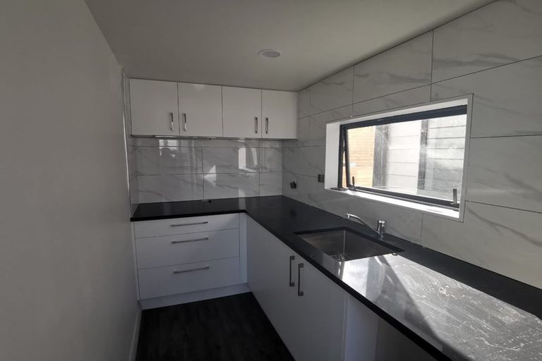 Photo of property in 37 Rathmullen Place, Pinehill, Auckland, 0632