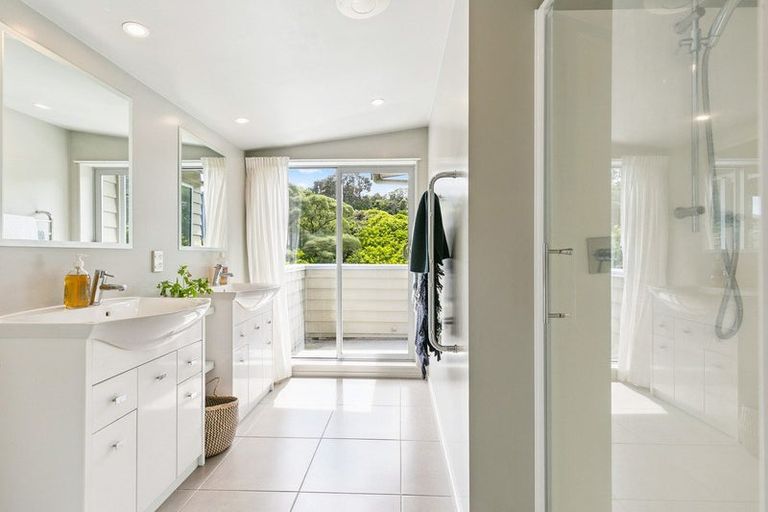 Photo of property in 77a Nicholson Road, Khandallah, Wellington, 6035