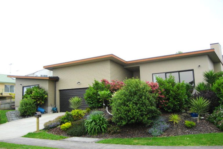 Photo of property in 33 Regency Park Drive, Gulf Harbour, Whangaparaoa, 0930