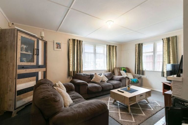 Photo of property in 88 Reynolds Street, Taita, Lower Hutt, 5011