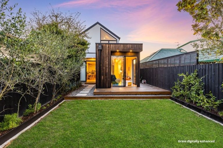 Photo of property in 49a Hawkesbury Avenue, St Albans, Christchurch, 8014