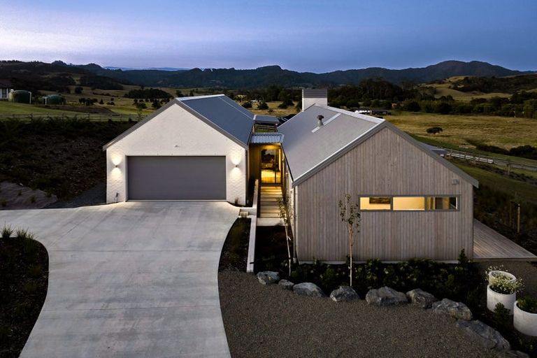 Photo of property in 6 Moya Drive, Matakana, 0985