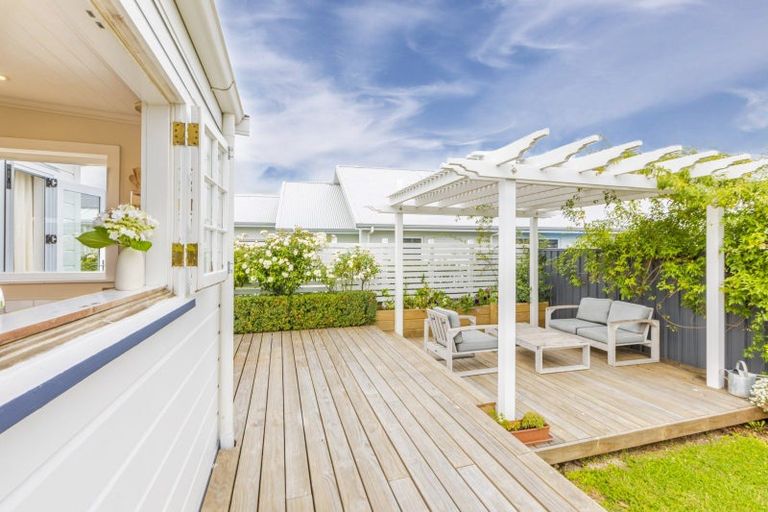 Photo of property in 59 Ferry Road, Clive, 4102