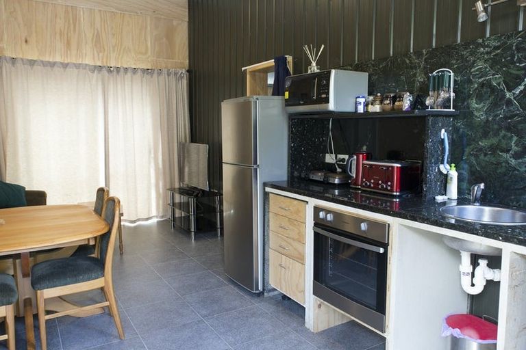 Photo of property in 787 Scenic Drive, Henderson Valley, Auckland, 0612