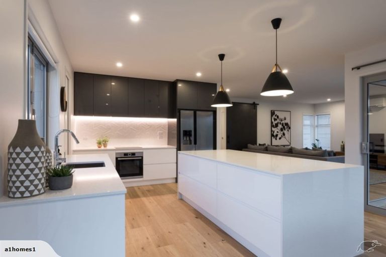 Photo of property in 13 Podgora Avenue, Kumeu, 0810